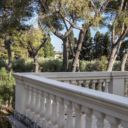 Tuzzo Bed and Breakfast 4*